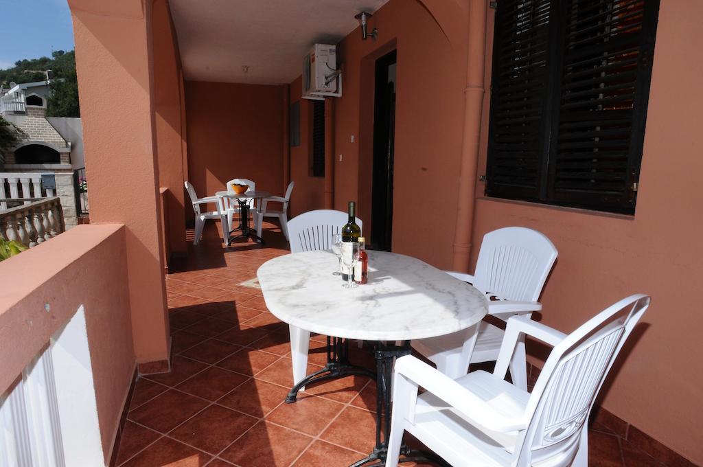 Vila Apartments Lidija Petrovac na moru Zimmer foto