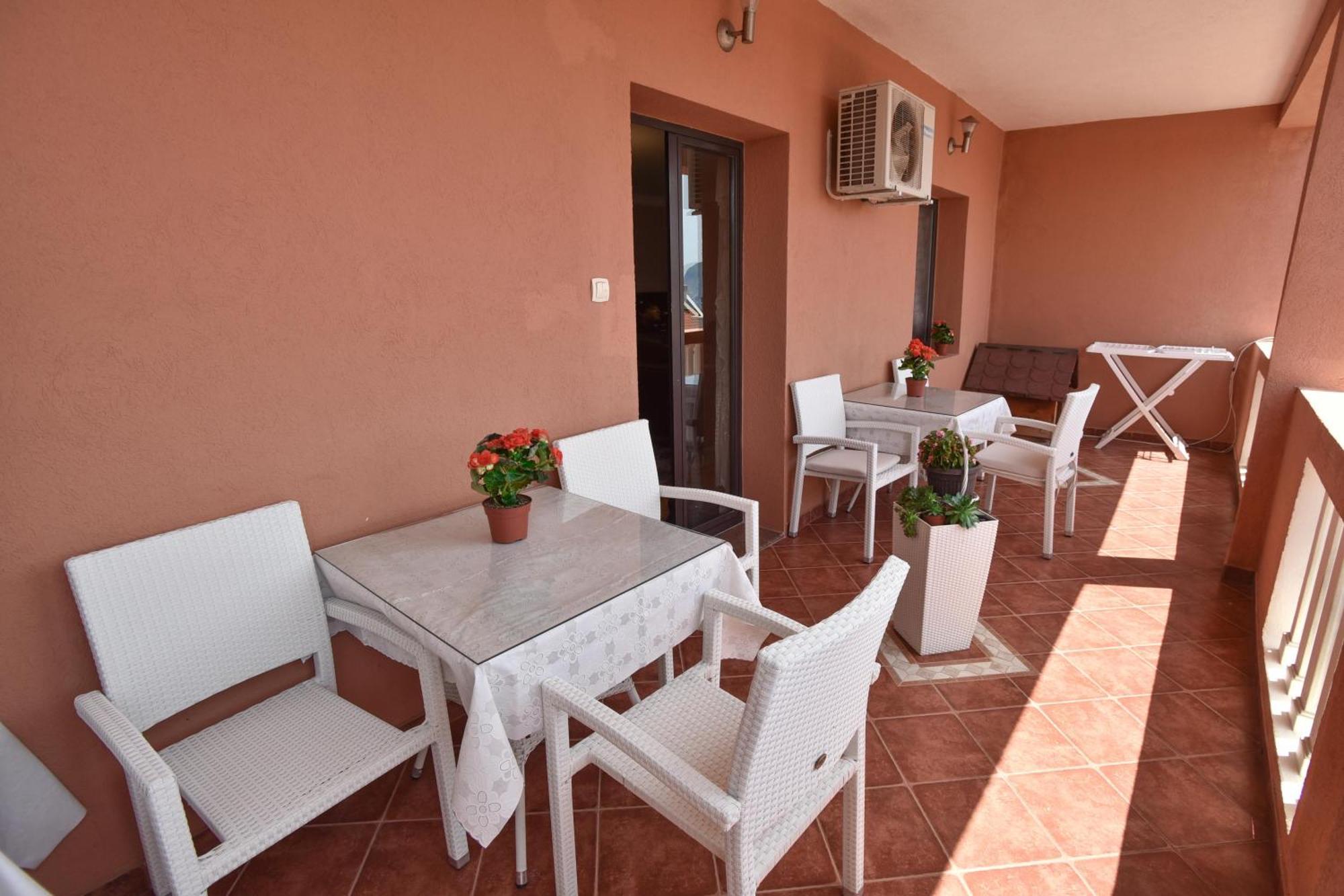 Vila Apartments Lidija Petrovac na moru Exterior foto